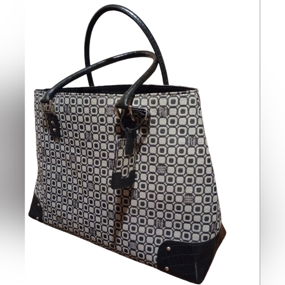 Liz & Co. Black and Gray Geometric Laptop Tote Bag Weekender - Picture 4 of 11